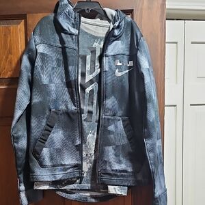 Boys NIKE Lebron Zip Jacket With Tshirt Size Medium